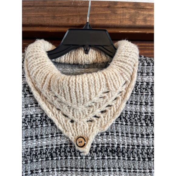 Handmade Bohemian knit poncho O/S - Picture 3 of 5